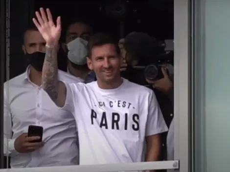 Fans go wild as Messi finally arrives to sign with PSG