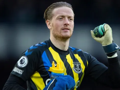 Report: Everton goalkeeper Jordan Pickford in bar room brawl after fans make fun of his arms