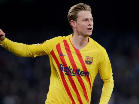 Video: Frenkie de Jong scores fantastic goal for Barcelona vs Napoli