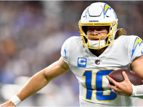 NFL News: Former Packer sees a lot of Aaron Rodgers on Justin Herbert