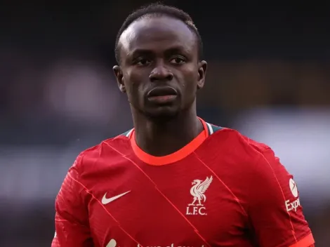 Video | Mane plays soccer match in the mud with two former Premier League stars in his birthplace