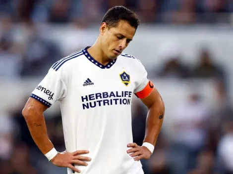 Chicharito gets severely criticized after snubbing fans and throwing away a Mexican flag