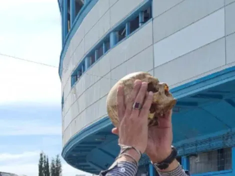 Argentina: Fan takes grandfather’s skull to championship match