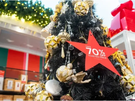 What time do stores and fast food close on Christmas Eve 2022 in the US?