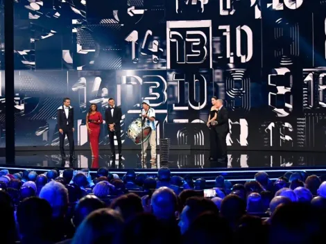 FIFA president Gianni Infantino claps along Argentina's fan at The Best Awards [Video]