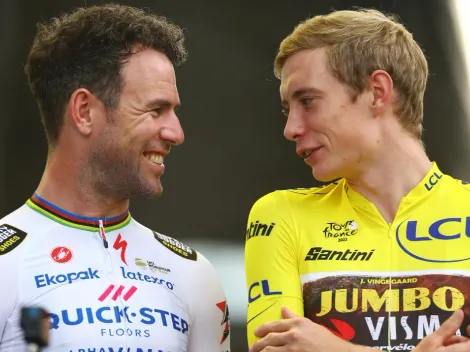 What is the average salary of a Tour de France cyclist?