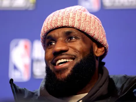 LeBron James' incredible reaction with new Cleveland Browns' uniform
