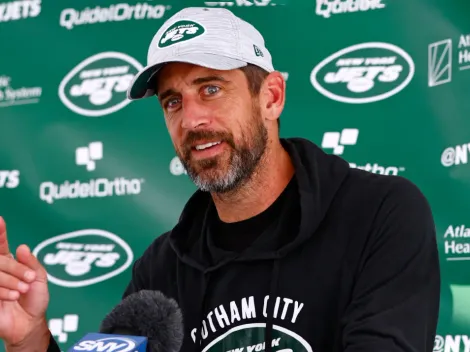 Aaron Rodgers signs new deal with the Jets