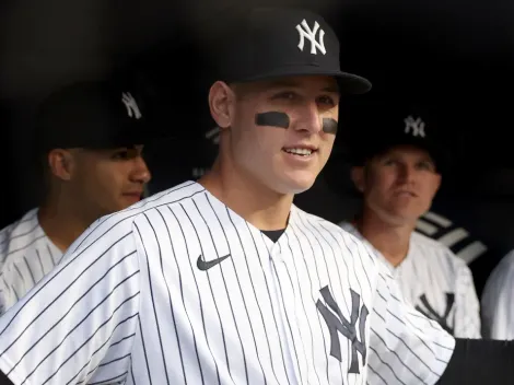 Aaron Judge Anthony Volpe Height: What is the height difference between  Aaron Judge and Anthony Volpe? Young SS looks tiny next to Yankees captain
