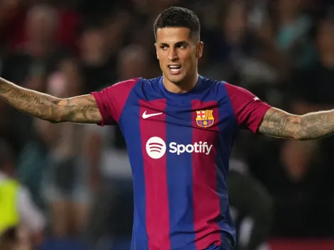 Barcelona: João Cancelo does not hold back on fans who ‘don’t respect space’