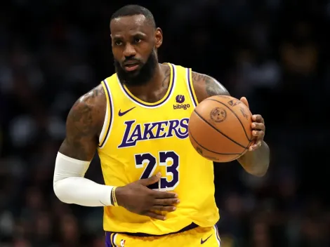 LeBron James reacts to Lakers' trade rumors