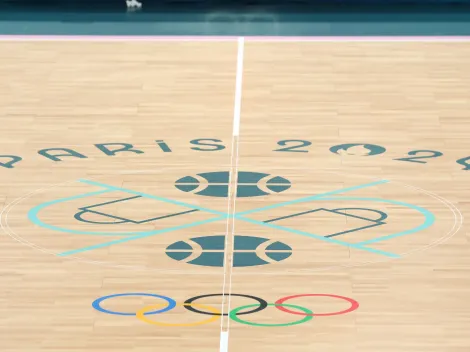 How many quarters are played in Olympic basketball at Paris 2024?