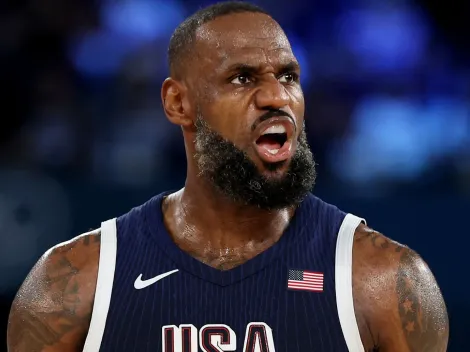 Lakers' LeBron James fuels speculation by vacationing with Warriors rival