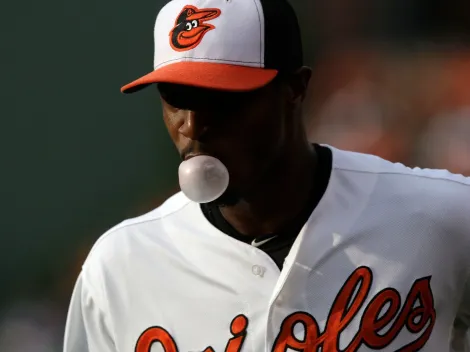 Why do baseball players chew gum and seeds? The tradition explained
