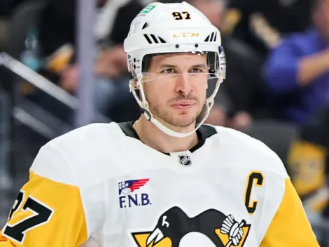 Blackhawks rising star Connor Bedard draws Sidney Crosby comparison amid NHL struggles