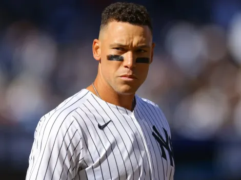 Aaron Judge delivers the first gift to a fan in MLB Opening Day