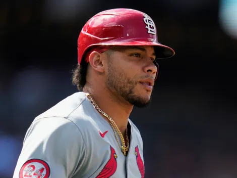 Video: Wilson Contreras caught chewing something unusual during game vs Twins