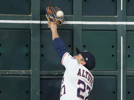 Video: Altuve comes up short in left field trying to catch Juan Soto’s double