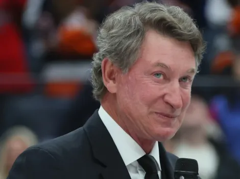 NHL legend Wayne Gretzky wastes no time naming the best player in hockey