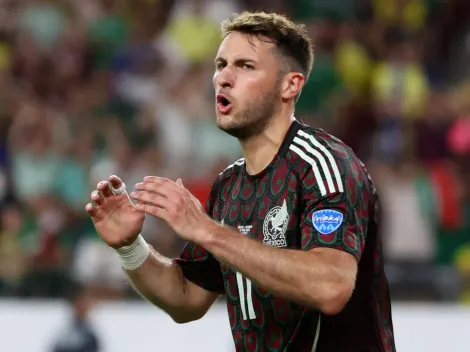 Why is Santiago Gimenez not starting today for Mexico vs Suriname at the 2025 Concacaf Gold Cup?