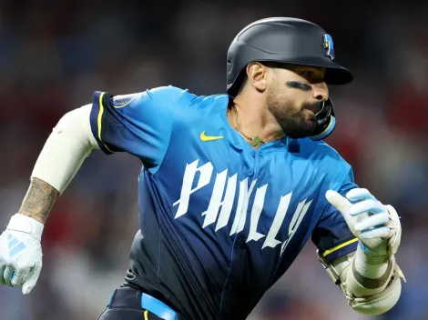 Video: Two Phillies score nearly simultaneously on wild play vs. Mets