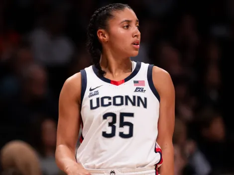 UConn’s Sarah Strong takes a friendly shot at Azzi Fudd in hilarious practice sneak peek