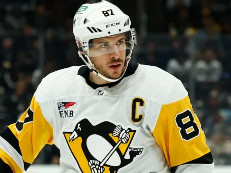 NHL News: Sidney Crosby retains key teammate on the Penguins with Maple Leafs background