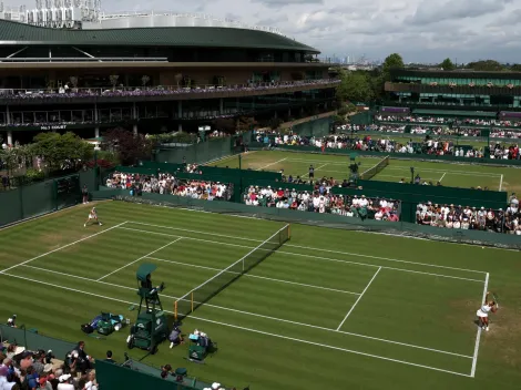 How many courts are there at Wimbledon?