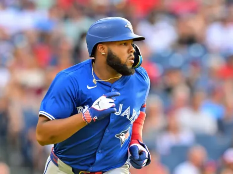 Guerrero Jr. loses Blue Jays teammate to strange tub mishap