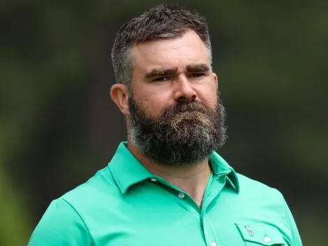 Jason Kelce drops 6-word reaction to spitting drama between Carter and Prescott