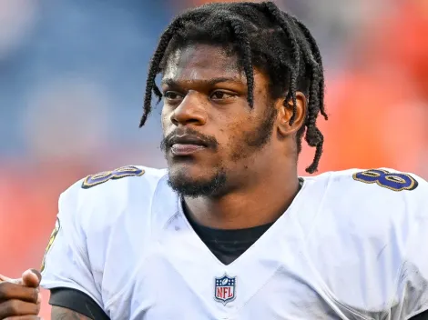 Video: Jackson has heated reaction after Bills fan smacks his helmet