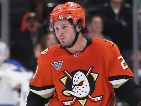 Ducks RFA McTavish reportedly skates with another team amid ongoing contract stalemate