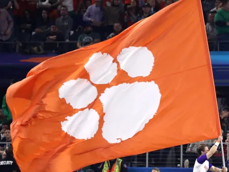 Why was Clemson vs Syracuse game delayed in Week 4 of the 2025 NCAA season?
