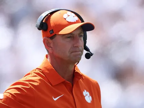 Swinney faces Clemson fans with an apology and brutal honesty