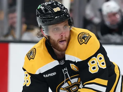Bruins' David Pastrnak makes clear statement on knee issue as training camp begins
