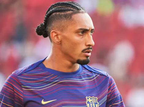 Why is Raphinha not playing today for Barcelona vs PSG in 2025-26 UEFA Champions League?
