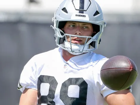 Is Brock Bowers playing for Geno Smith’s Raiders vs Chiefs in Week 7 of the NFL?