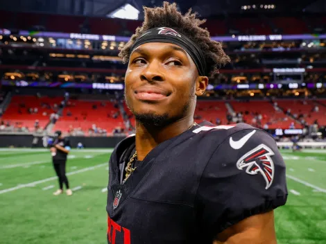 Is Darnell Mooney playing tonight for Falcons against 49ers on SNF in Week 7 of 2025 NFL season?