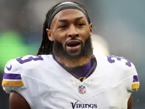 Is Aaron Jones playing tonight for Vikings vs Chargers on TNF in Week 8 of 2025 NFL season?