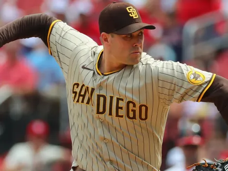Padres make surprising choice, name former reliever as 2026 manager
