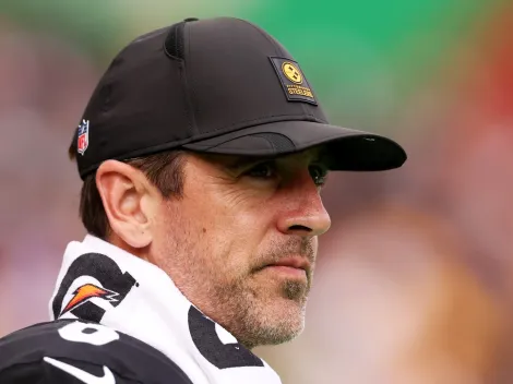 Aaron Rodgers takes a big shot at reporters and Steelers players