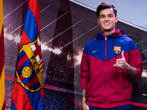 Coutinho posó como blaugrana en el Camp Nou