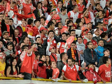 Hinchas de Santa Fe se enfrentaron a la policía en la tribuna del Campín