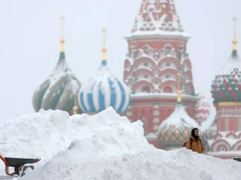 La nieve azotó a Moscú y cubrió de blanco una de las sedes del Mundial