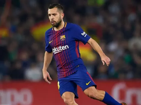 ¡Criminal patada de expulsión a Jordi Alba!