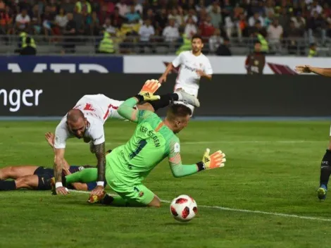 No se lo olvida más: Ben Yedder erró un penal ante el Barcelona en el último segundo