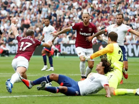 Chicharito Hernández fue titular en la derrota del West Ham United ante el Bournemouth