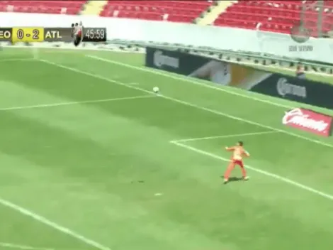 Fernando Fernández se matriculó con un golazo de mitad de cancha para el Atlante