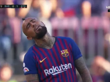 Arturo Vidal vio que se iba reemplazado por Messi y no le gustó nada