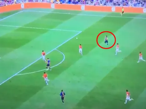 Suárez dio un pase horrible, se agarró la cabeza de lo malo que fue ¡pero Messi logró lo imposible!